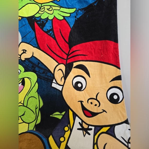Disney Store Jake and the Neverland Pirates Parrot Beach Towel Pool Bath - Picture 2 of 3